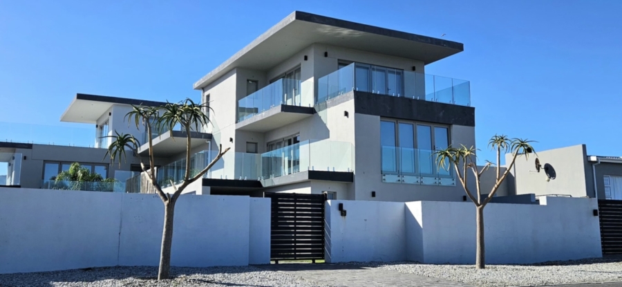 7 Bedroom Property for Sale in Gansbaai Central Western Cape
